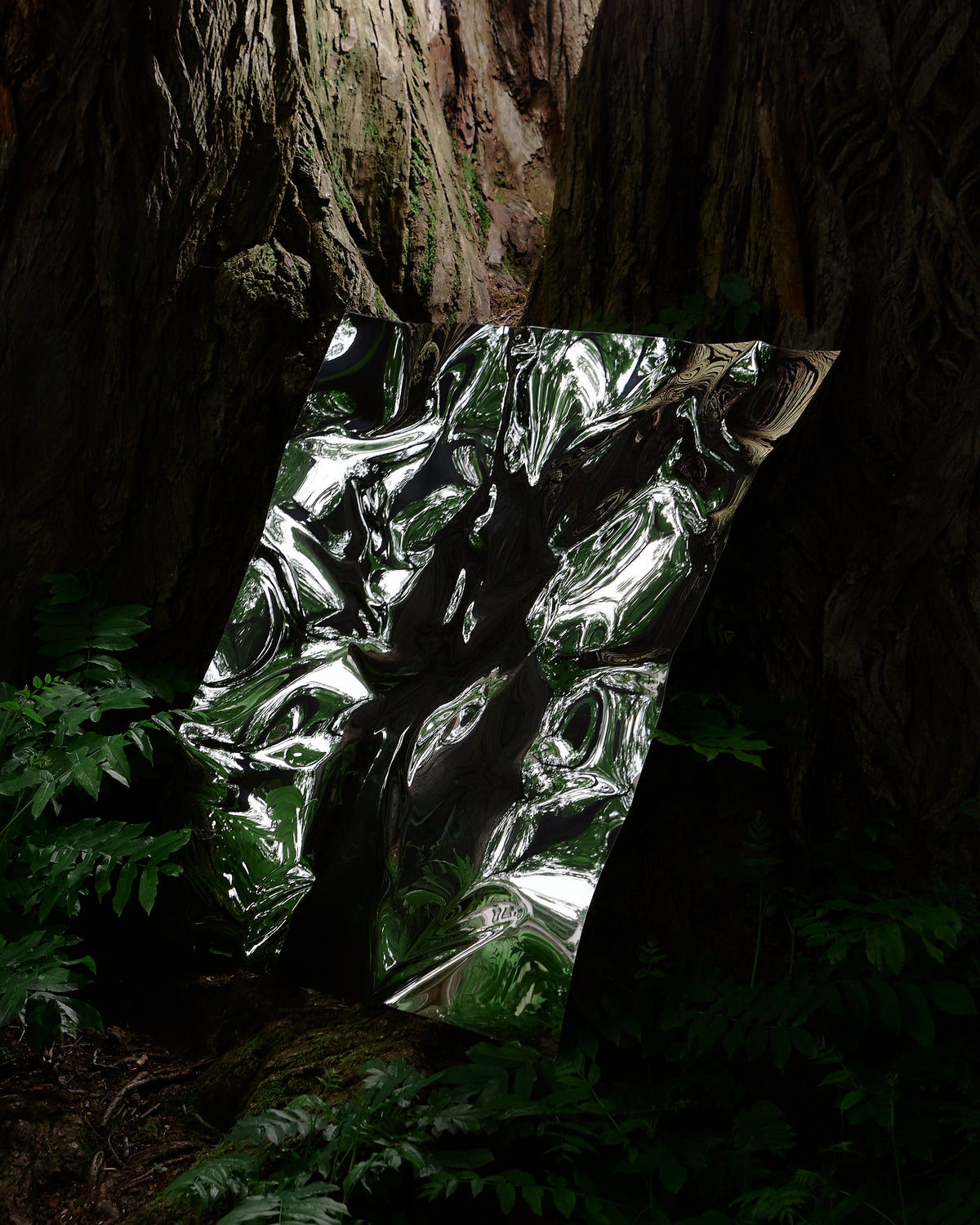 Kaustik Mirror by Philipp Rupp, Leiv Frey