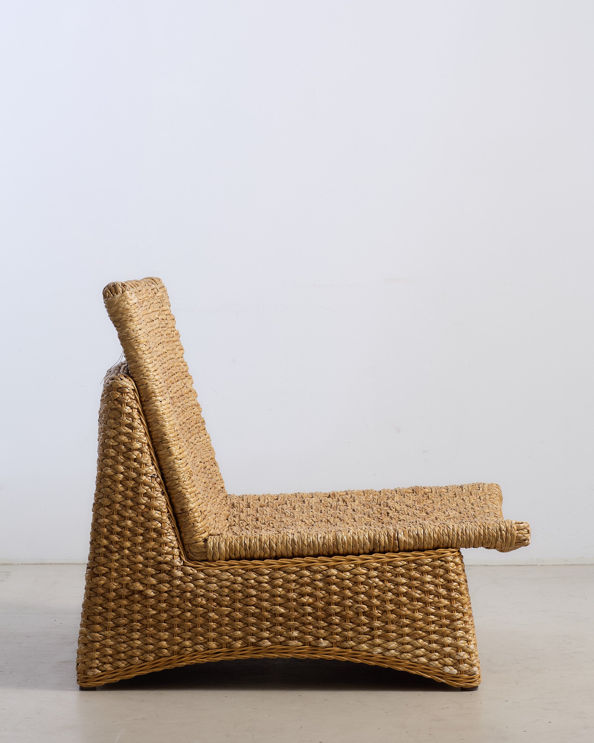 Water Hyacinth Wicker Lounge Chair