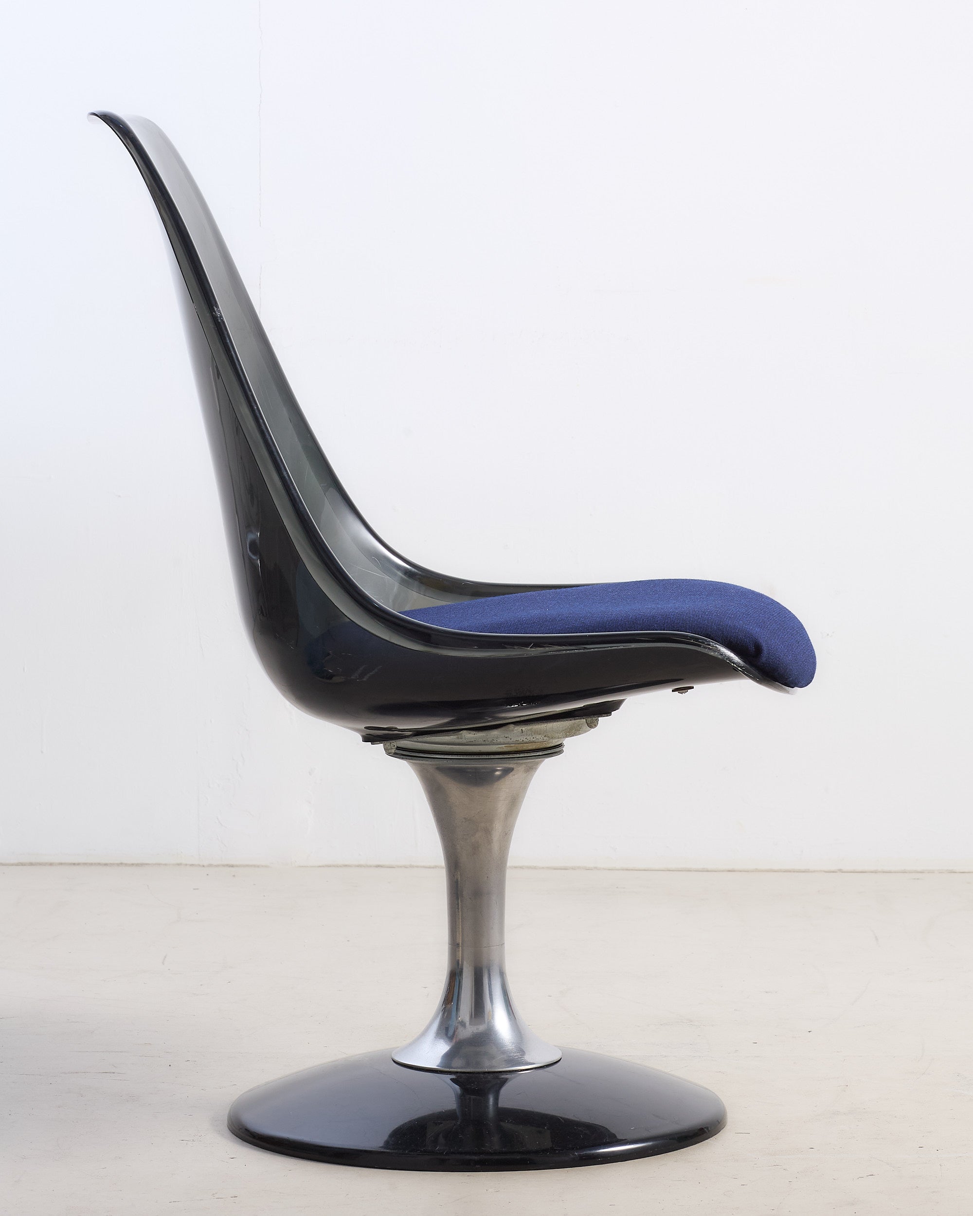 Tulip Chair By Vladimir Kagan For Chromecraft