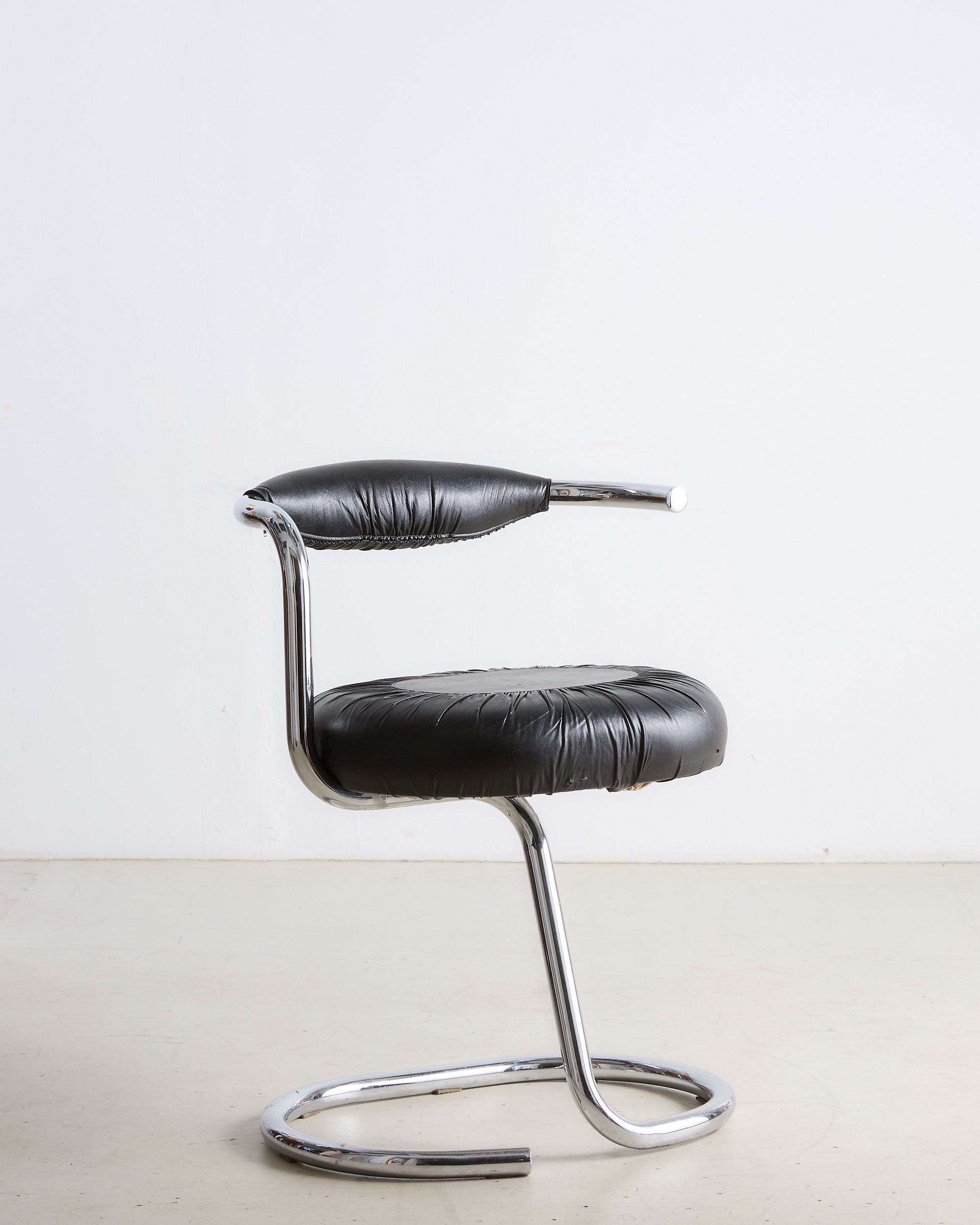Cobra Chairs By Giotto Stoppino