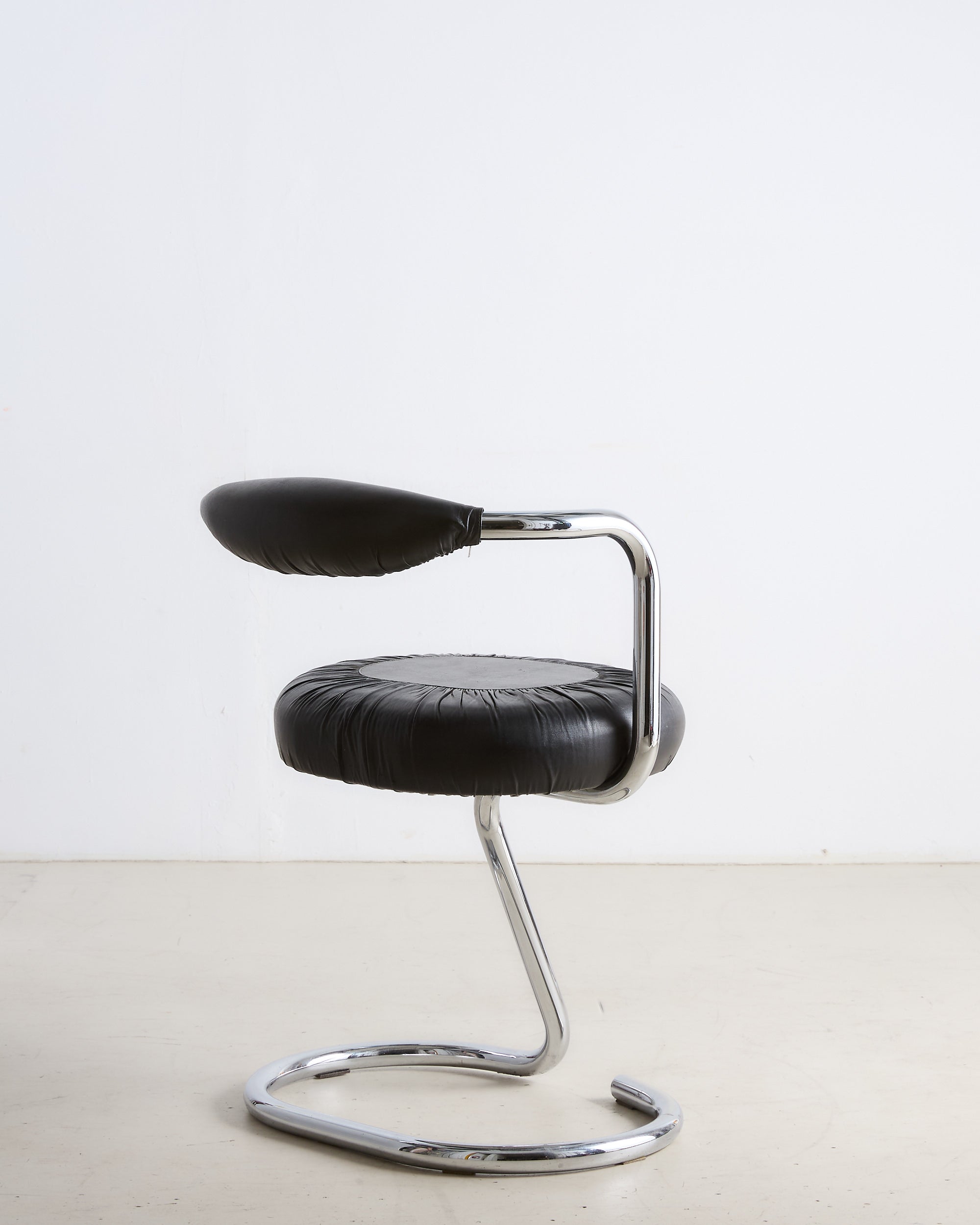 Cobra Chairs By Giotto Stoppino