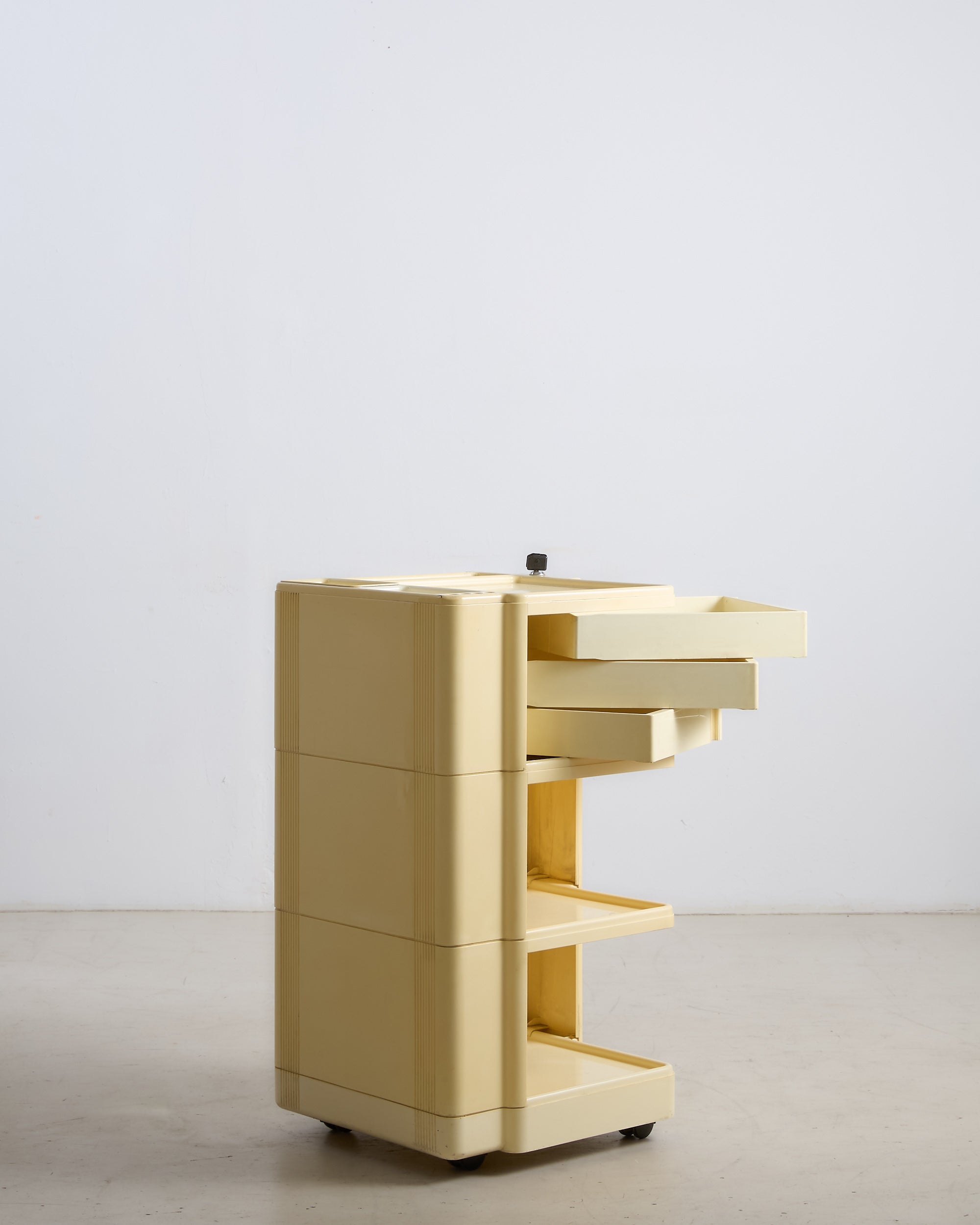 Stile Neolt Italy Trolley By Giovanni Pelis