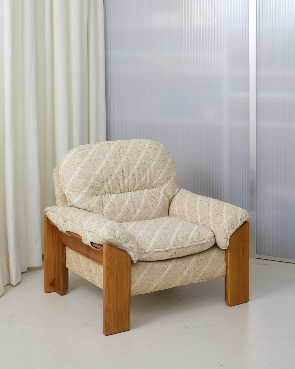Sapporo for Mobil Girgi Armchair