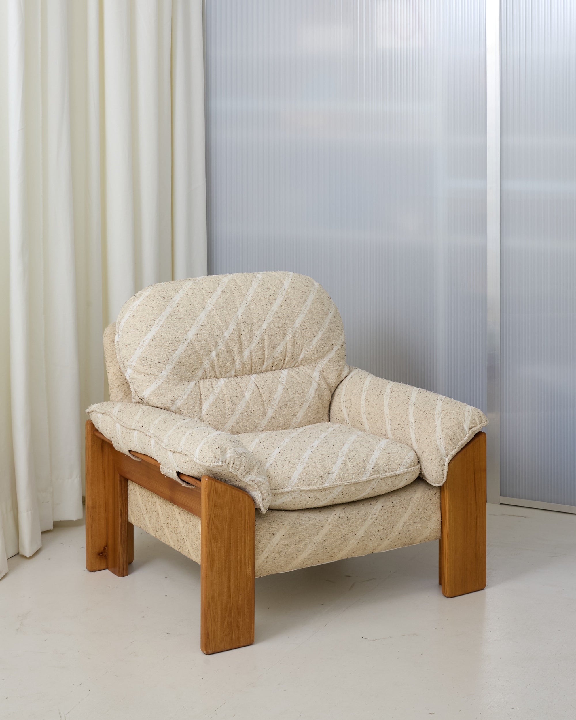 Sapporo for Mobil Girgi Armchair