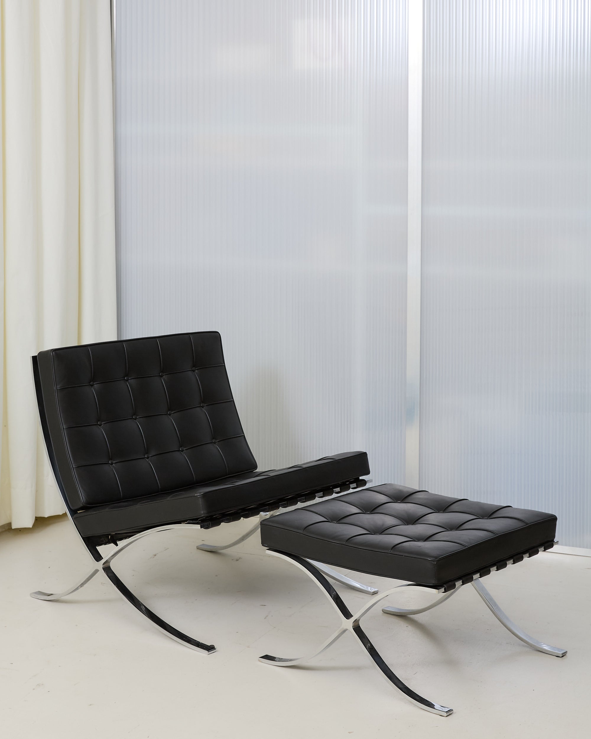 Knoll International Barcelona Chair