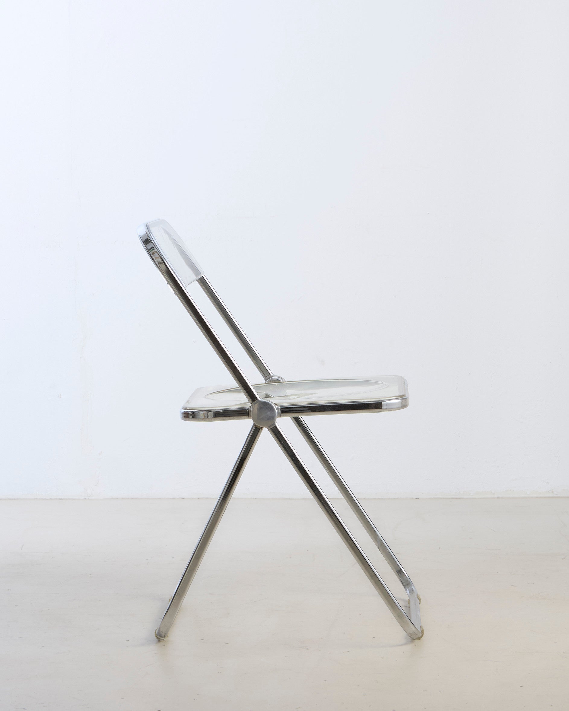 Plia Chair by Anonima Castelli – kioskio.ch